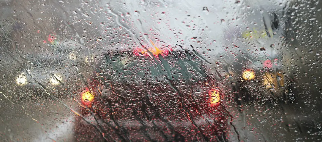 tips-for-driving-in-summer-rain